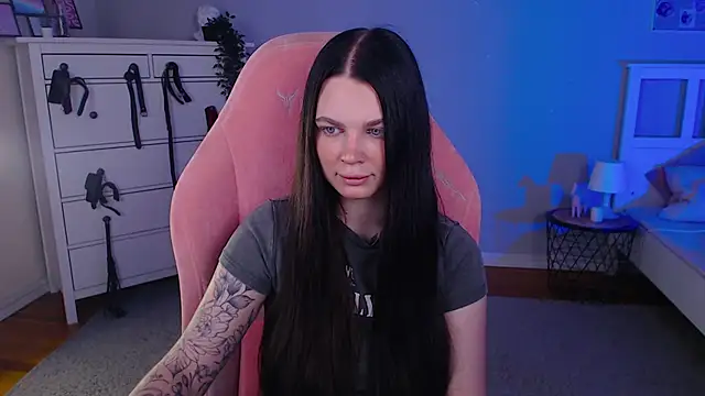 Michela Fruet online show from 10.06.25