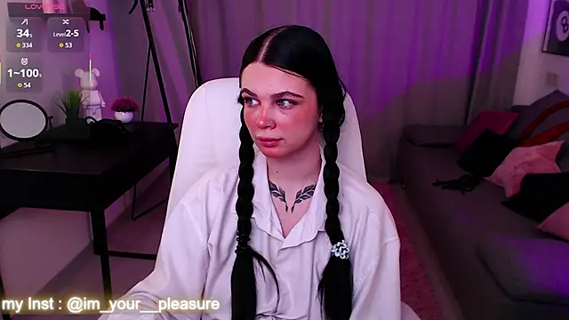 Snapshot of Michela_Fruet chatting on 02.11.26 Michela Fruet online show from 02.11.26