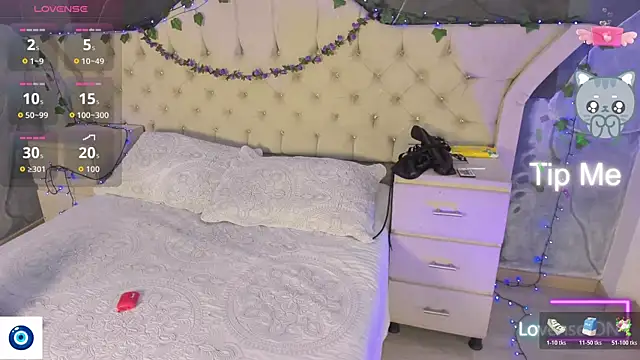 AmbarFoxx  online show from 11.14.25