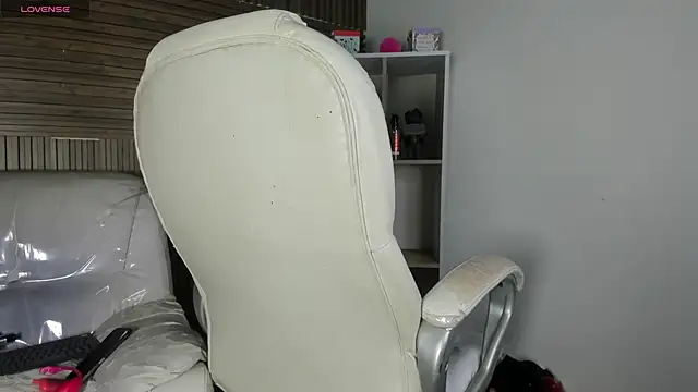 AmbarFoxx  online show from 11.15.25