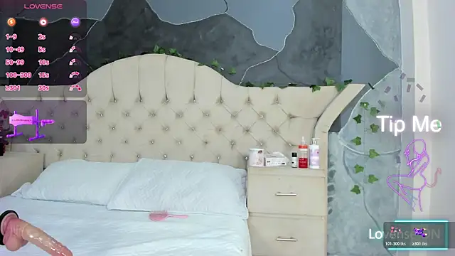 AmbarFoxx  online show from 12.23.25