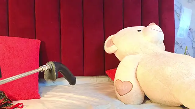 PrincePoppy online show from 11.02.25