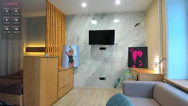 miss bubbles  online show from 09.23.25