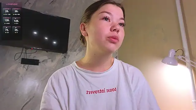 miss bubbles  online show from 10.06.25