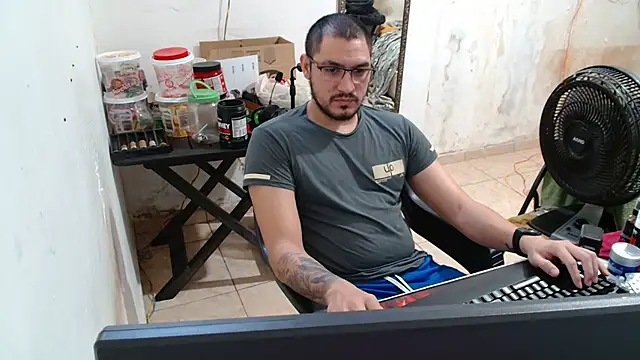 Leonino231 online show from 10.10.25