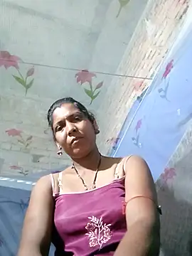 Snapshot of Savita992 chatting on 05.27.26 Savita992 online show from 05.27.26