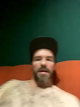 Snapshot of Fefeprazer chatting on 10.23.25 Fefeprazer online show from 10.23.25