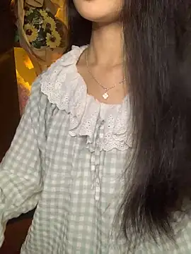 Snapshot of Nhinhi18 chatting on 11.08.25 Nhinhi18 online show from 11.08.25