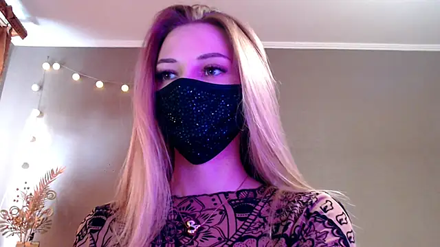 Snapshot of Iris_lave chatting on 04.25.26 Iris lave online show from 04.25.26