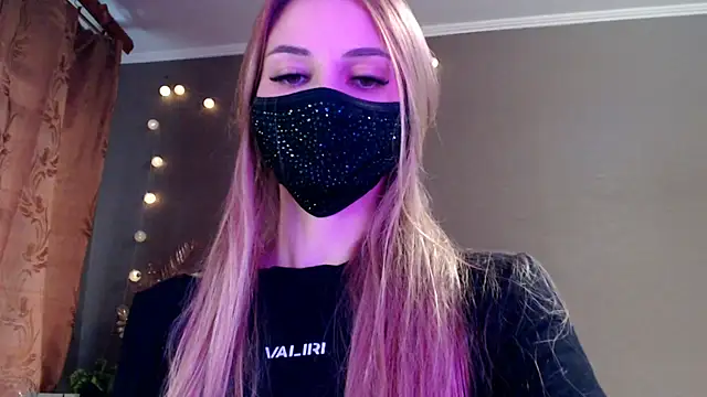 Snapshot of Iris_lave chatting on 05.13.26 Iris lave online show from 05.13.26