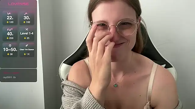 BustyKellyXXX online show from 10.27.25