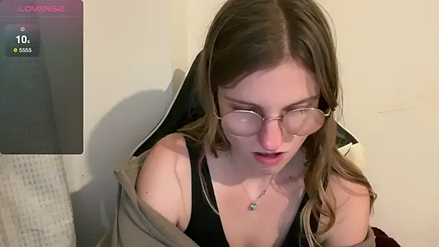 BustyKellyXXX online show from 12.22.25