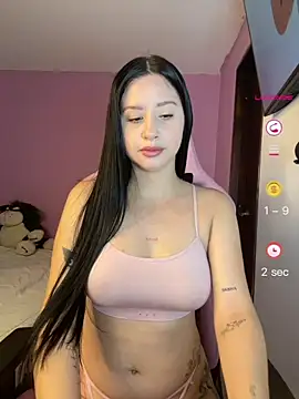 Snapshot of lucy_grey25 chatting on 06.28.26 lucy grey25 online show from 06.28.26