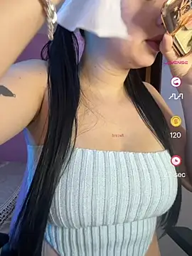 Snapshot of lucy_grey25 chatting on 07.19.26 lucy grey25 online show from 07.19.26