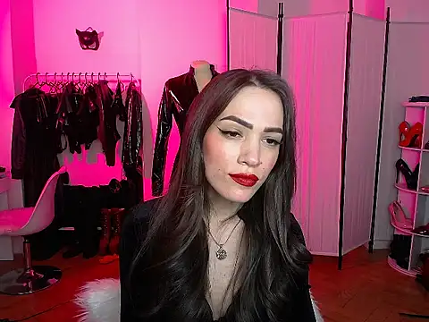 Snapshot of AlienaMoore chatting on 03.04.26 AlienaMoore online show from 03.04.26