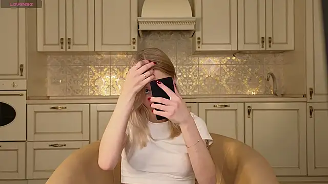 KatieFoulk online show from 09.11.25