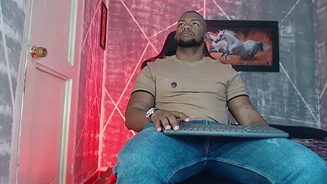 Snapshot of big_blackmen19 chatting on 10.20.25 big blackmen19 online show from 10.20.25