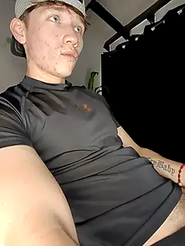 Snapshot of Logan_sixxer chatting on 10.19.25 Logan sixxer online show from 10.19.25