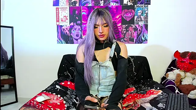 Snapshot of _viollette_ chatting on 06.18.26 viollette online show from 06.18.26