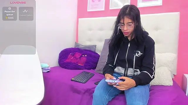 Snapshot of Rachel_Donnelly chatting on 09.19.25 Rachel Donnelly online show from 09.19.25