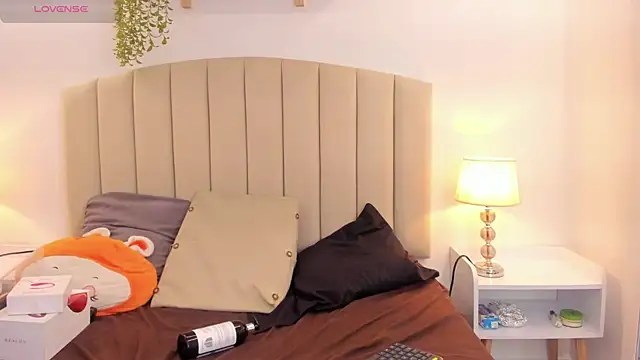 Snapshot of Rachel_Donnelly chatting on 10.11.25 Rachel Donnelly online show from 10.11.25