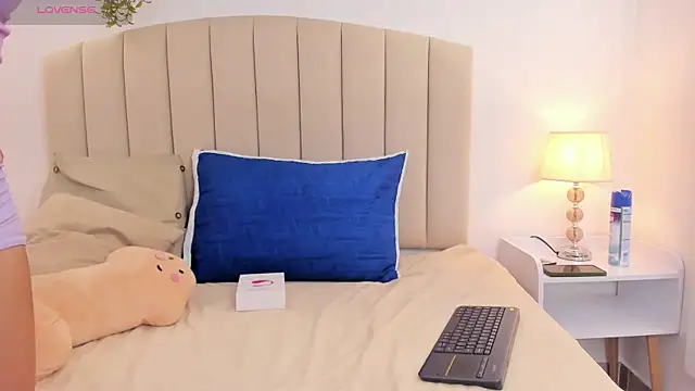 Snapshot of Rachel_Donnelly chatting on 11.07.25 Rachel Donnelly online show from 11.07.25