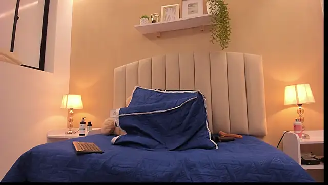 Snapshot of Rachel_Donnelly chatting on 11.21.25 Rachel Donnelly online show from 11.21.25