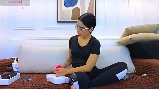 Rachel Donnelly online show from 03.31.26