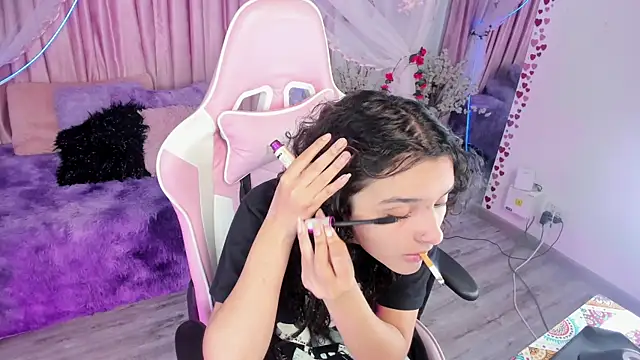 bunny curly online show from 09.18.25