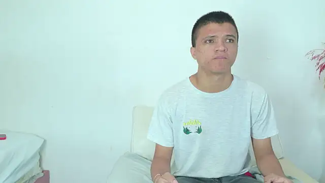 Snapshot of aly_n_sebas chatting on 04.24.26 aly n sebas online show from 04.24.26