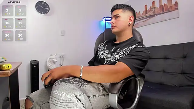  Juanes online show from 10.27.25