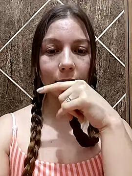 Arianna Moss online show from 11.04.25