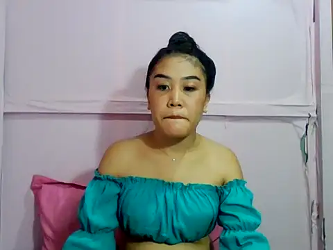 YourWildestDoll online show from 04.21.26