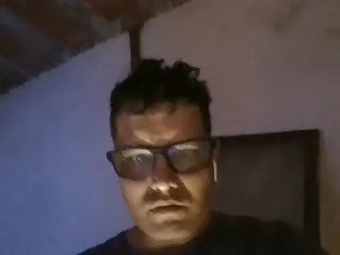 Quarentaoon online show from 10.17.25