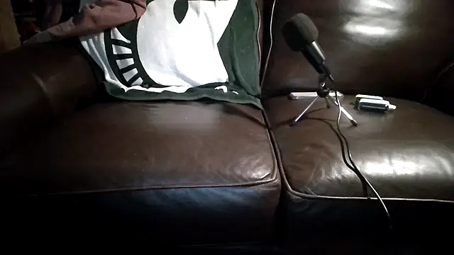 Snapshot of GayMITwink chatting on 11.12.25 GayMITwink online show from 11.12.25