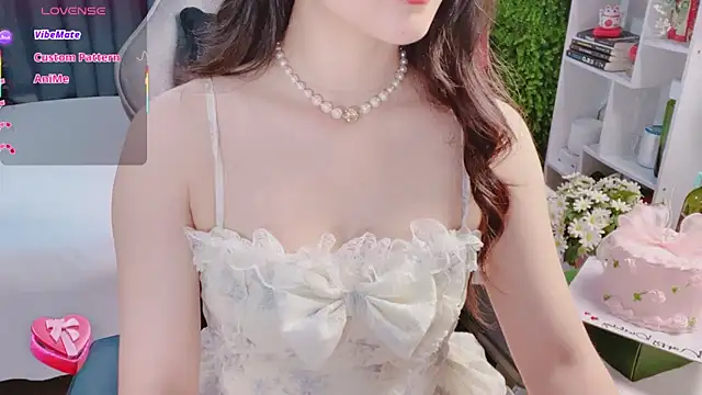 Snapshot of Quynhanh_69 chatting on 05.09.26 Quynhanh 69 online show from 05.09.26