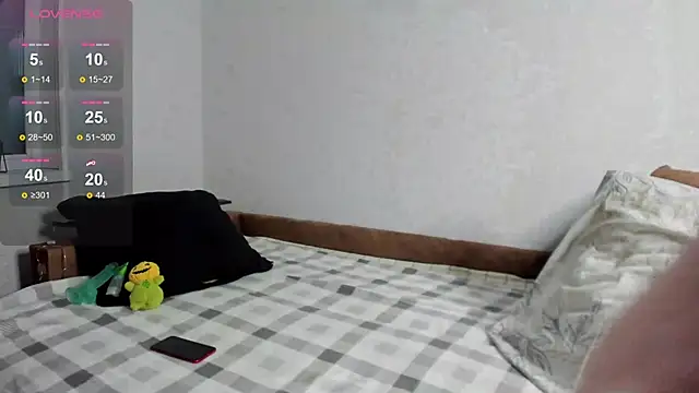 Snapshot of Deli_lowes chatting on 11.12.25 Deli lowes online show from 11.12.25