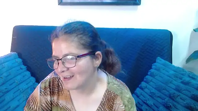 Snapshot of Linda_banks_ chatting on 04.18.26 Linda banks online show from 04.18.26