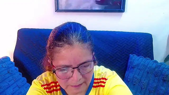 Snapshot of Linda_banks_ chatting on 04.19.26 Linda banks online show from 04.19.26
