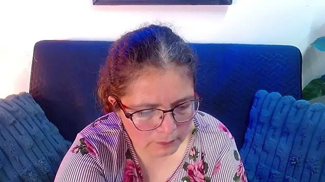 Snapshot of Linda_banks_ chatting on 05.21.26 Linda banks online show from 05.21.26