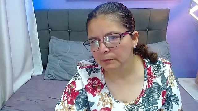 Snapshot of Linda_banks_ chatting on 07.12.26 Linda banks online show from 07.12.26