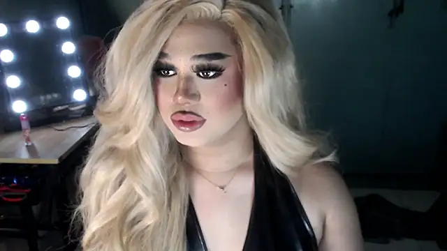 Snapshot of dangerouswomanx chatting on 04.08.26 dangerouswomanx online show from 04.08.26