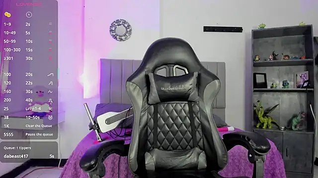 Snapshot of Scarlett21__ chatting on 10.23.25 Scarlett21 online show from 10.23.25