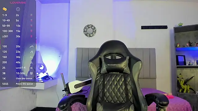 Snapshot of Scarlett21__ chatting on 10.31.25 Scarlett21 online show from 10.31.25