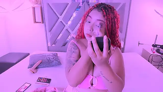 nahomy ryans online show from 10.14.25