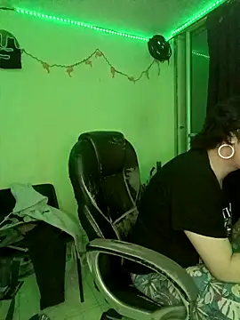 Snapshot of saenzjulieta1 chatting on 09.19.25 saenzjulieta1 online show from 09.19.25