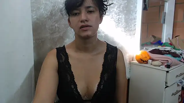 annie clark2 online show from 02.08.26