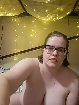 Snapshot of VeiledMuse chatting on 02.22.26 VeiledMuse online show from 02.22.26