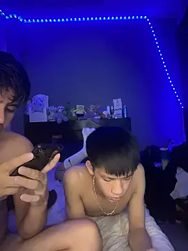 Kailertwink online show from 04.10.26