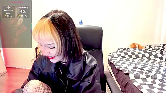 LiyaLuna online show from 11.03.25